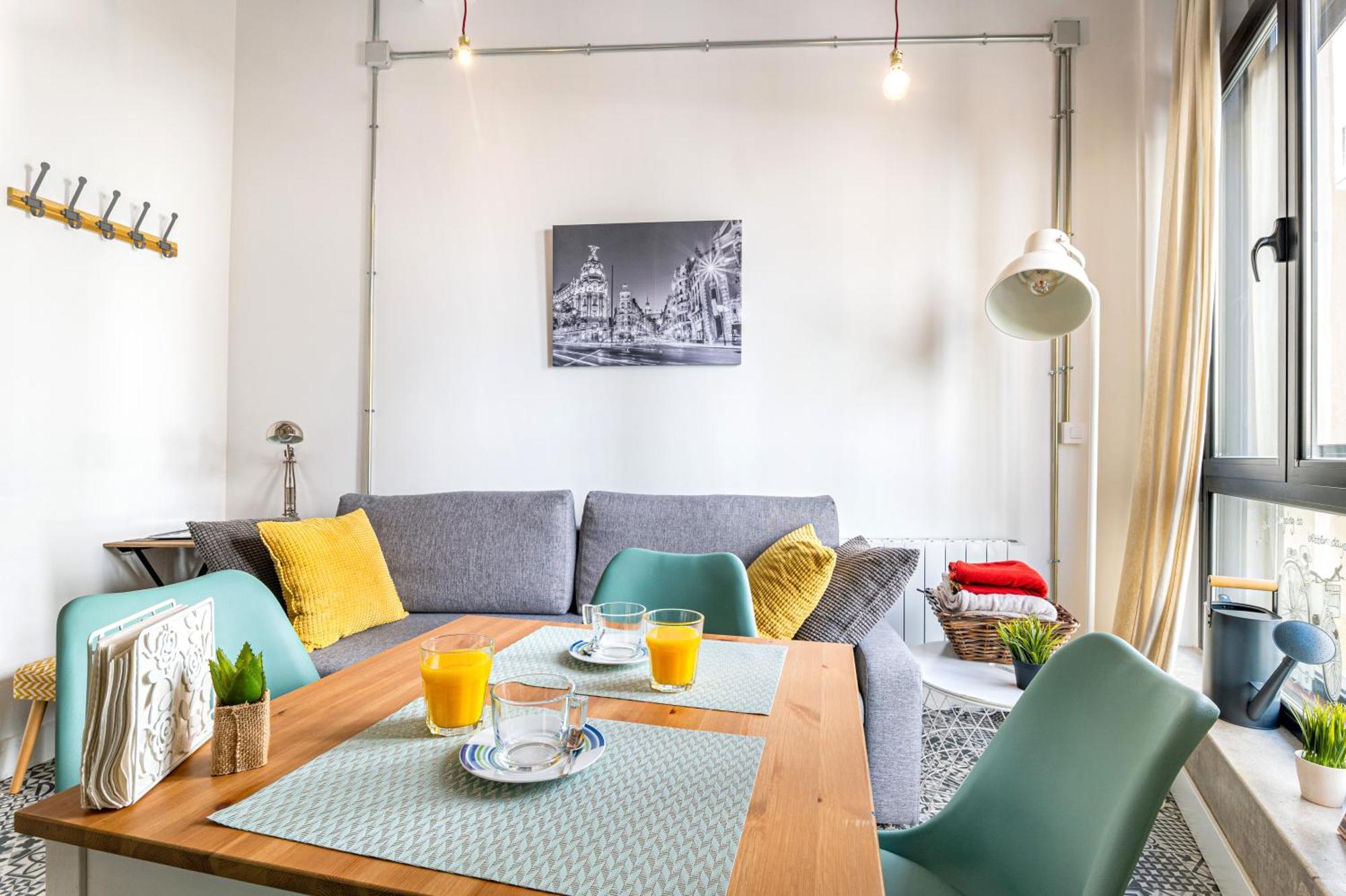 Vintage Apartment Near Puerta Del Sol Madrid Bagian luar foto