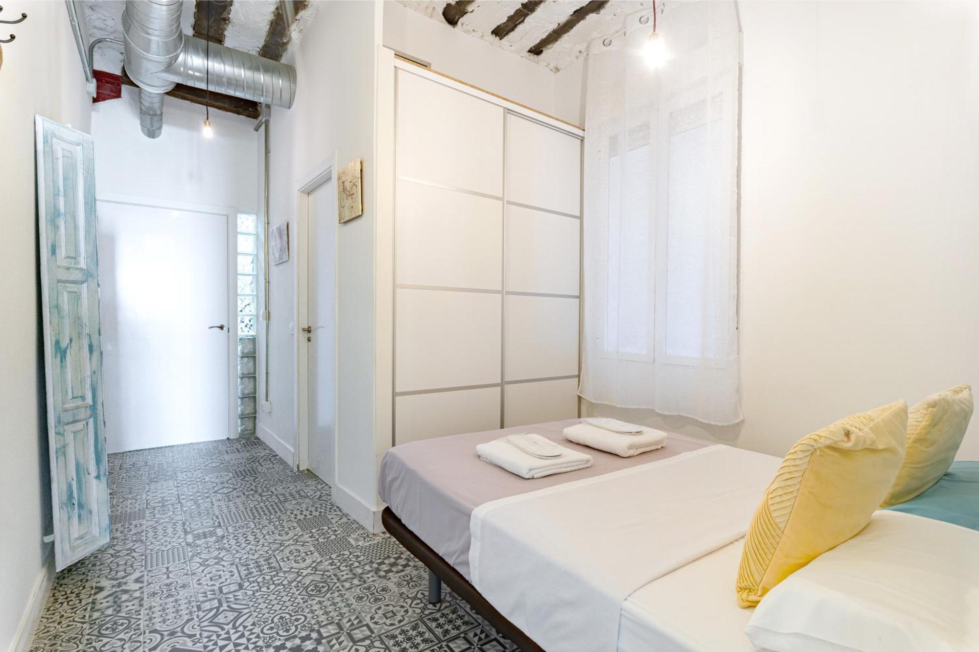 Vintage Apartment Near Puerta Del Sol Madrid Bagian luar foto