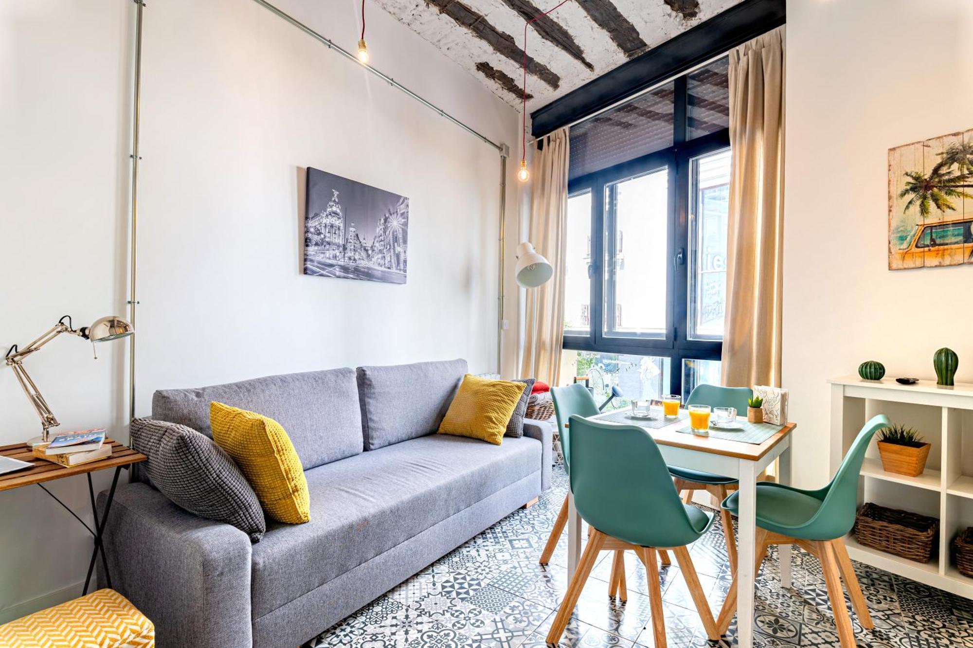 Vintage Apartment Near Puerta Del Sol Madrid Bagian luar foto
