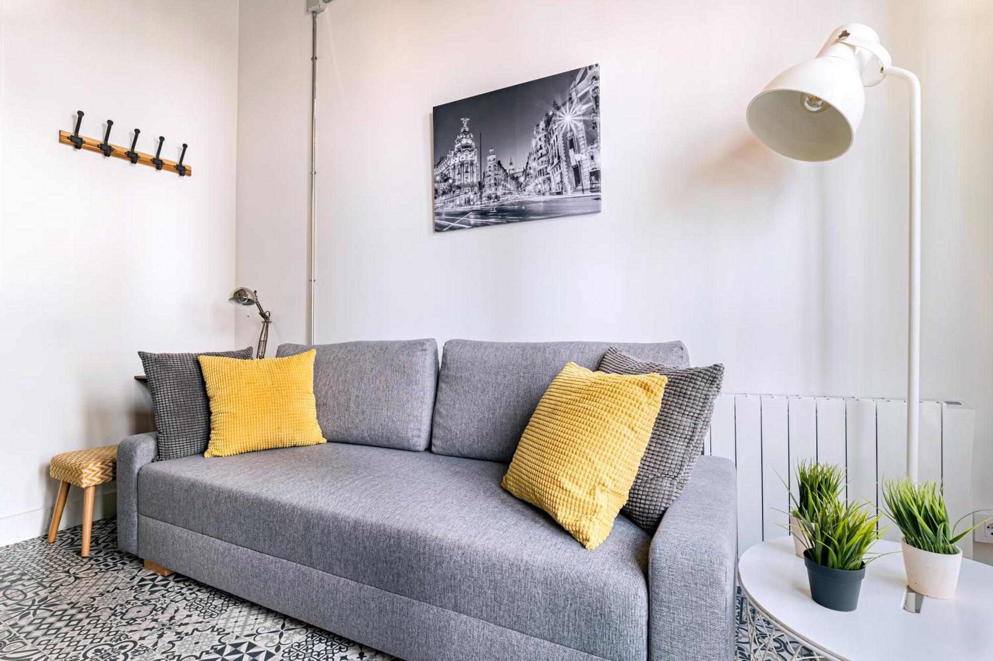 Vintage Apartment Near Puerta Del Sol Madrid Bagian luar foto