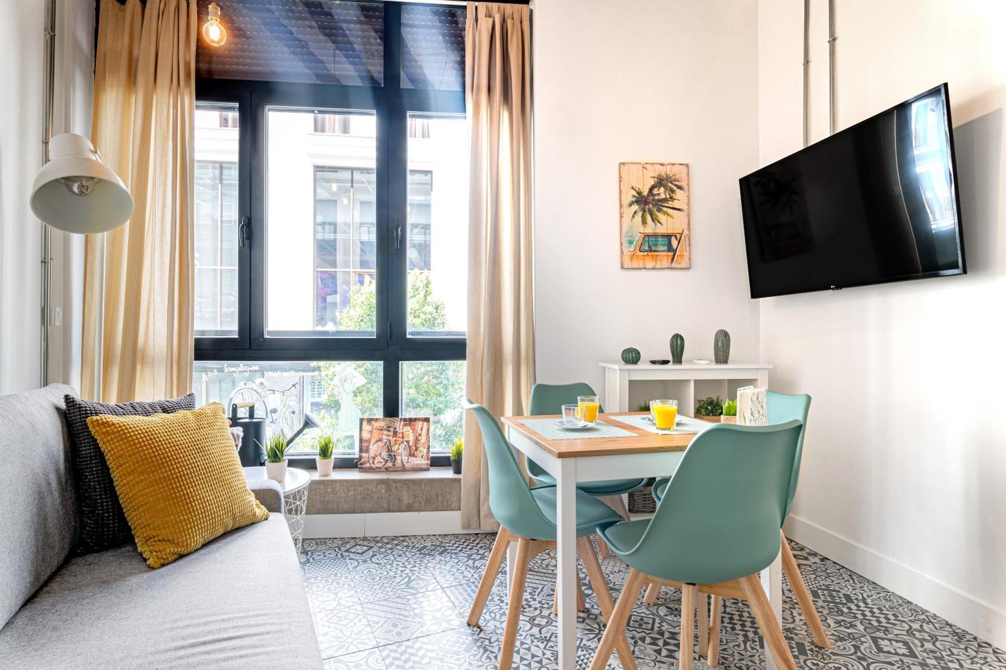 Vintage Apartment Near Puerta Del Sol Madrid Bagian luar foto