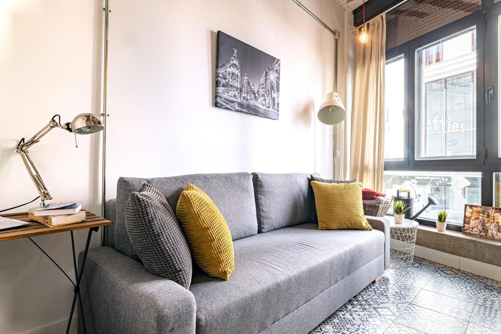 Vintage Apartment Near Puerta Del Sol Madrid Bagian luar foto