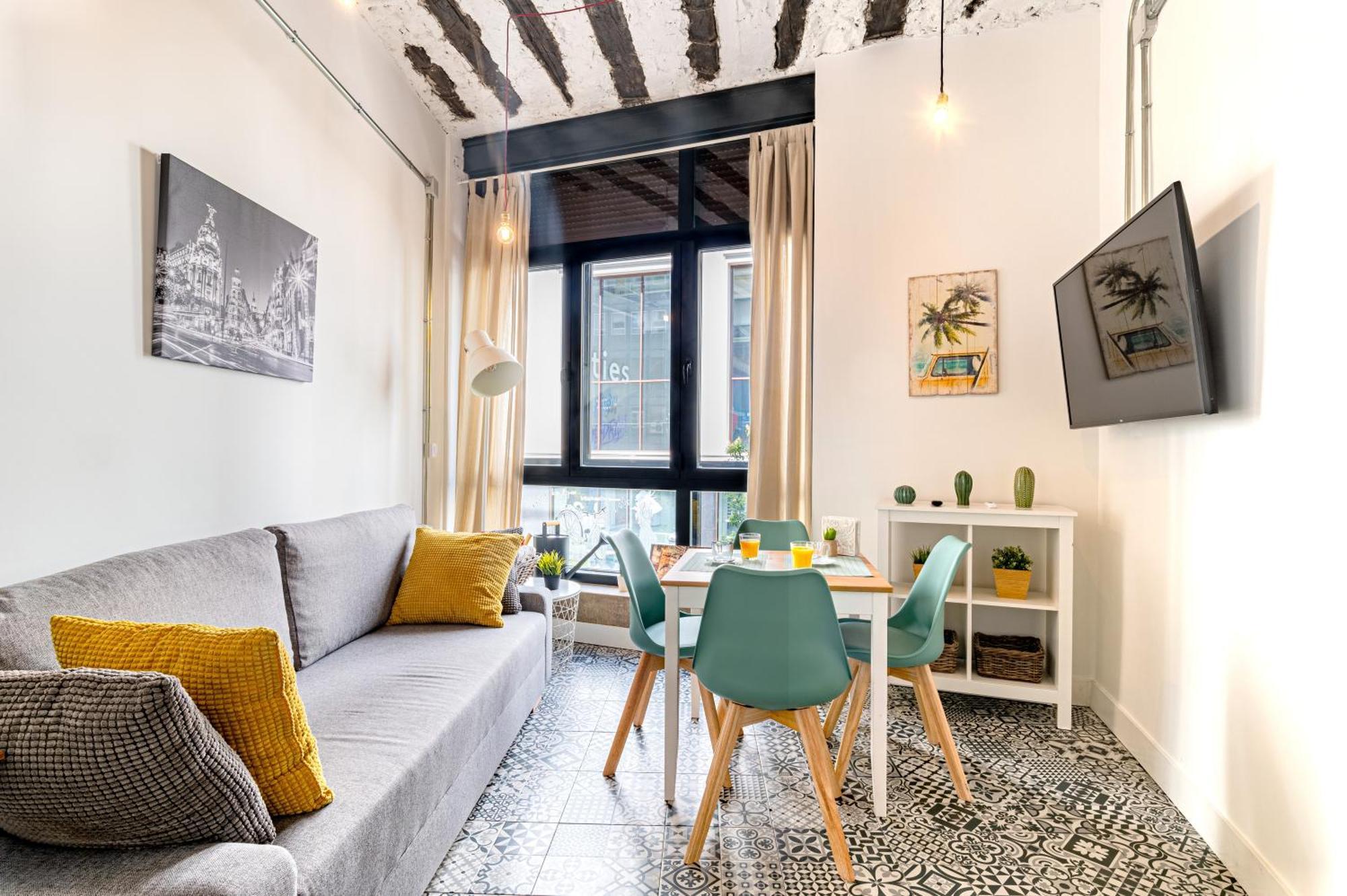 Vintage Apartment Near Puerta Del Sol Madrid Bagian luar foto