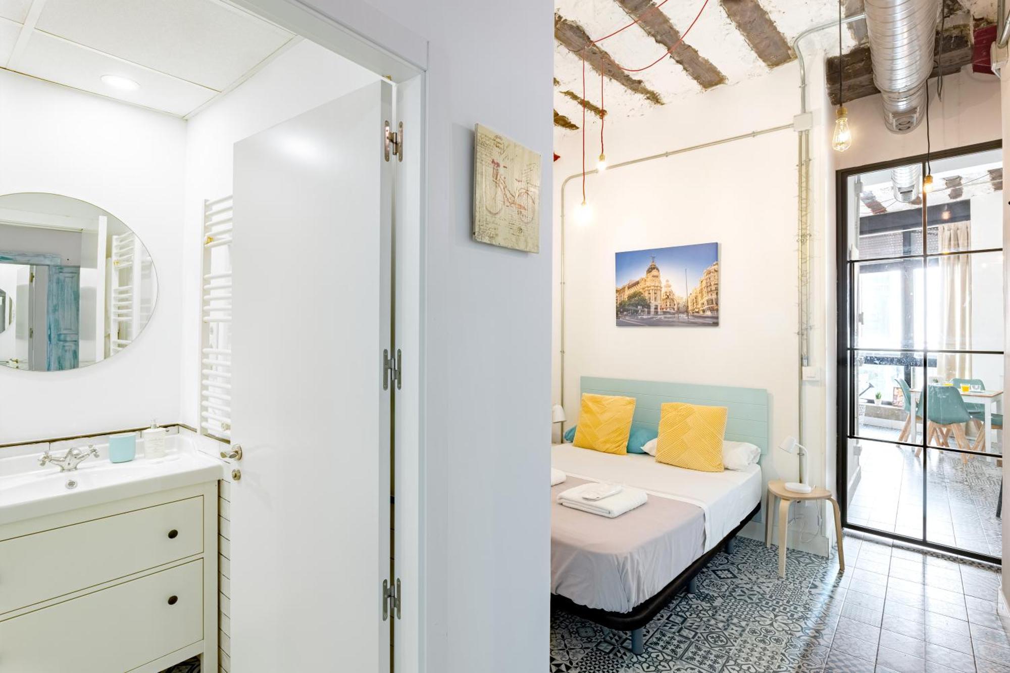 Vintage Apartment Near Puerta Del Sol Madrid Bagian luar foto