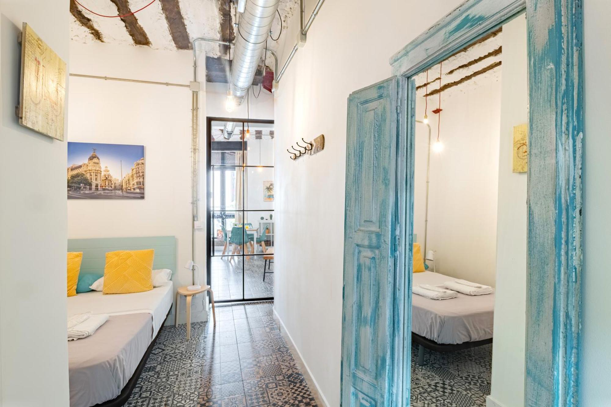 Vintage Apartment Near Puerta Del Sol Madrid Bagian luar foto